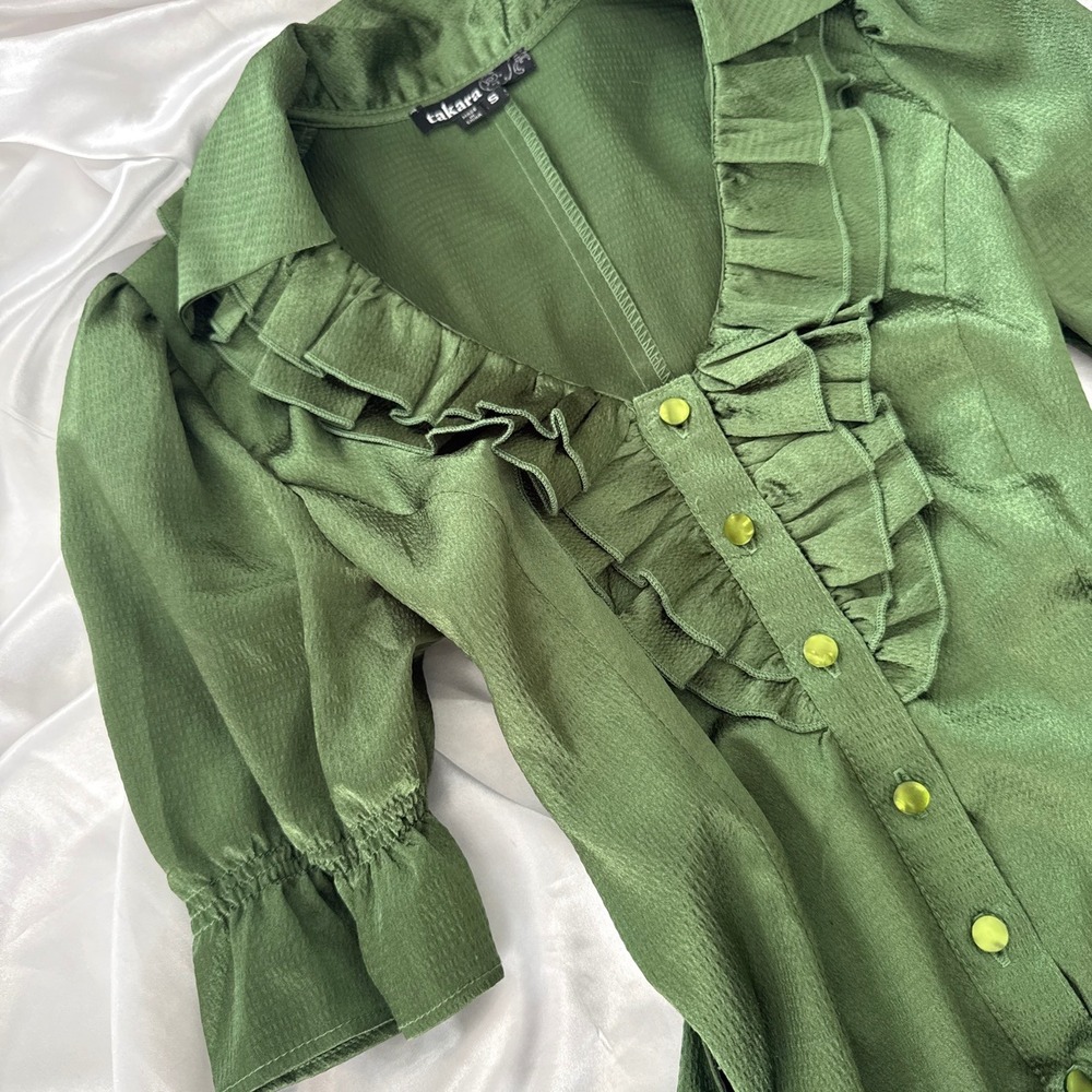 Takara Green Ruffle V-Neck Belted Satin Blouse Short Puff Sleeve Top Small - Picture 3 of 6